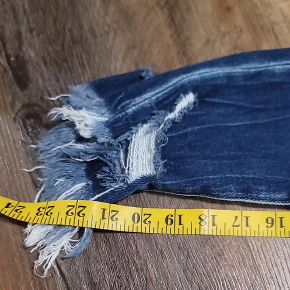KanCan Dark Blue Frayed Hem Estillo Cropped Jeans - Picture 5 of 9